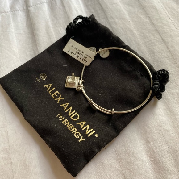 NWT Alex and Ani Silver Graduation Cap Bracelet 🎓 - Picture 9 of 9